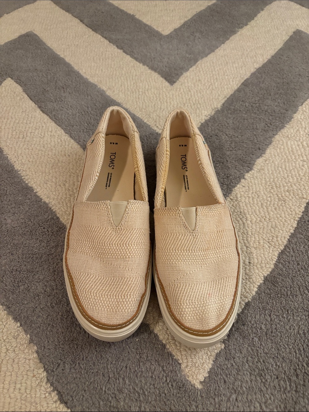 Women’s Toms Beige Woven Slip-On Casual Work Shoes/Sneakers